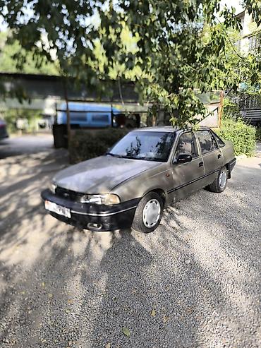 Daewoo Nexia: 2005 г., 1.5 л, Механика, Бензин, Седан