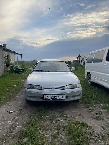 Унаа сатуу: Mazda 626: 1992 г., Кол менен иштөөчү, Бензин, Седан — 1