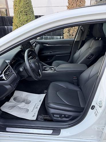 таёта ленкрузер: Toyota Camry: 2023 г., 2.5 л, Автомат, Бензин, Седан — 5