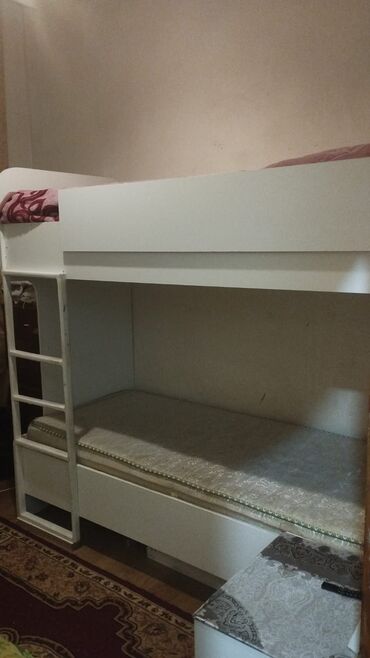 İkimərtəbəli uşaq çarpayıları: Oğlan və qız üçün, İşlənmiş, Çarpayı, Matras ilə