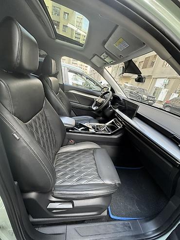 bmv satisi: Krossover/SUV – açıq yaşıl rəng, qara dam və tünd şüşələr Xarici: - — 4
