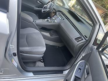 tayota funcargo: Toyota Prius: 2011 г., 1.8 л, Вариатор, Гибрид, Хэтчбэк — 7