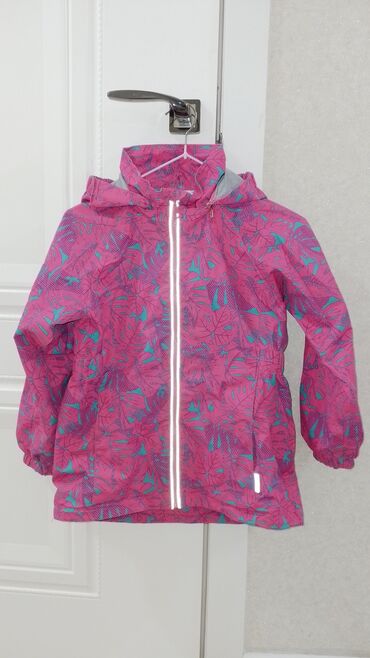 куртки для детей: Куртка для девочки весна-осень на рост 122 примерно на 6-8 лет