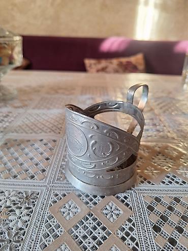 generator aksa: Metaldan hazırlanmış çay stəkanı üçün podstakan. - Material: qəliz — 3