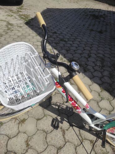 Bicikli za odrasle: Nova biciklazenska,kupljena u Rodi.
Cena fixna. Licno preuzimanje — 10