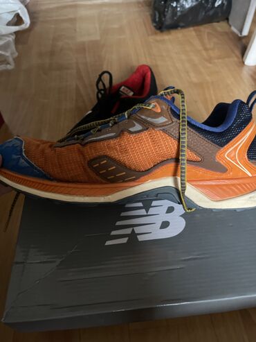 Кроссовки и спортивная обувь: Продается мужская обувь Макостны, кроссовки, ботасы, ботинки дешево at lalafo.kg — 15 Кроссовки и спортивная обувь: Продается мужская обувь Макостны, кроссовки, ботасы, ботинки дешево — 15