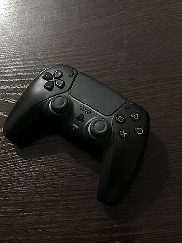 Аксессуары для консолей: Беспроводной геймпад DualSense (черный) для PlayStation 5 — 2