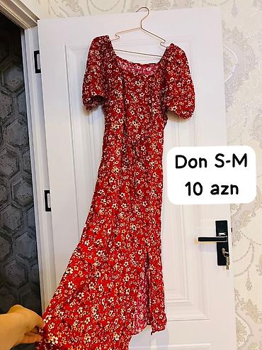vozol 10: Qırmızı rəngli, xırda çiçək naxışlı don. S-M ölçülərə uyğundur. Qısa — 1