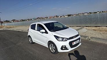 Chevrolet Spark: 2016 г., 1 л, Автомат, Бензин, Хэтчбэк