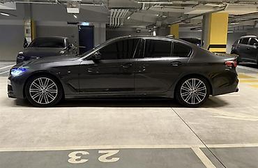 BMW: İdman üslublu biznes sedan - Kuzov: tünd boz rəng, 4 qapılı sedan — 1