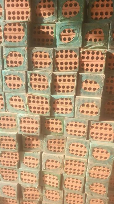 Kərpiclər: Satılır kərpic (yeni, keyfiyyətli) Tikinti üçün uyğun, möhkəm və — 1