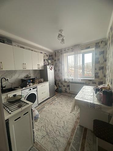 Продажа квартир: Продается двухкомнатная квартира в городе Кемин. С ремонтом имеется — 1