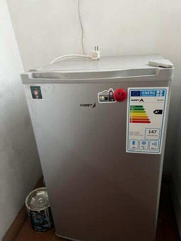 кофемашина delonghi рожкового типа: Холодильник Avest, Б/у, Минихолодильник, 50 * 100 *