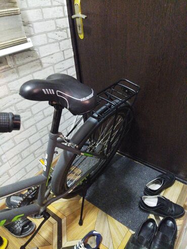 старт шоссе велосипед: Şəhər/trek tipli velosiped – STELS VELO 300 - Rəng: boz-yaşıl mat