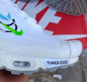 patike za more: Nike Air Max Plus / Tuned Air patike u beloj boji sa upečatljivim — 6