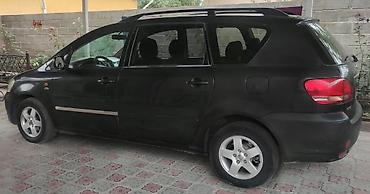 Унаа: Toyota Avensis Verso: 2002 г., 2 л, Кол менен иштөөчү, Бензин, Вэн/Минивэн — 5