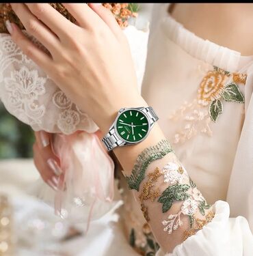 Qol saatları: Qadın saatı 
Curren — 8