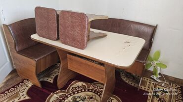 детский стульчик и стол: Кухонный стол и стул, Б/у, Самовывоз, цвет - Коричневый