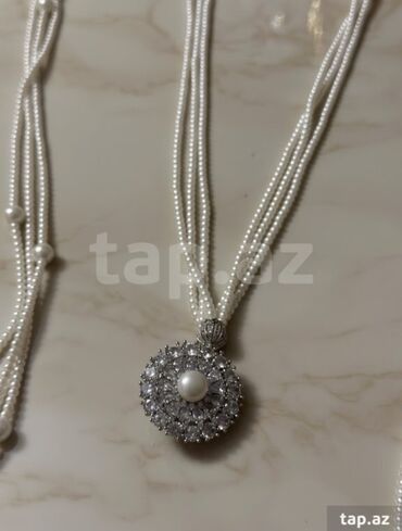 Bijuteriya dəstləri: Lux keyfiyyet.Bir-birinden gözel aksesuarlar.Heç taxılmayıb. Her biri — 6