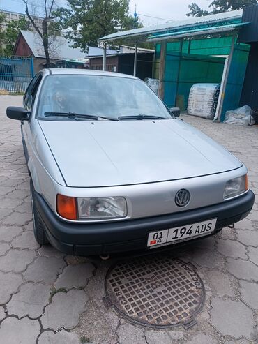 дрифт машина: Volkswagen Passat: 1988 г., 1.8 л, Механика, Бензин, Седан