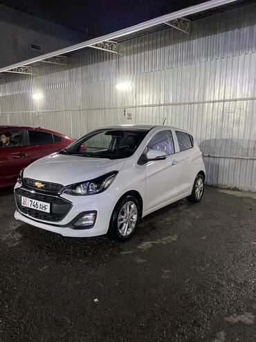 спортивные машины: Chevrolet Spark: 2020 г., 1 л, Автомат, Бензин, Хетчбек