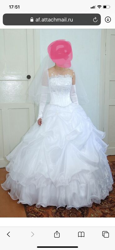 Свадебные платья: Модель рост 160 см. Корсет вышит бисером в ручную. Размер s,m