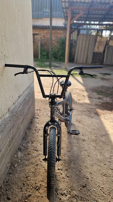byd e9 1: BMX-велосипед 20" - Стальной хардтейл-рама с верхней трубой — 1