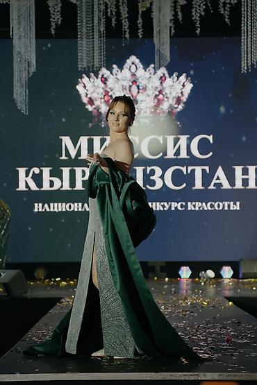 аренда платьев бишкек: Вечернее платье богато-зеленого цвета со шлейфом . ТОЛЬКО ПРОКАТ!!! — 3