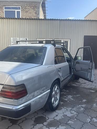 w219 cls: Mercedes-Benz W124: 1986 г., 2 л, Механика, Дизель, Седан — 7