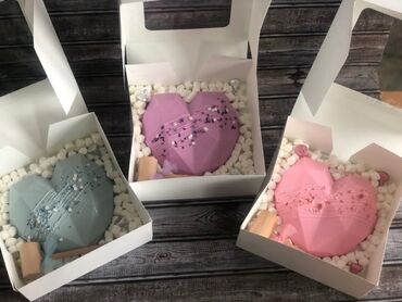 Yeni il oyuncaqları və bəzəkləri: Həndəsi ürək formalı, zərif detallarla bəzədilmiş, dekorativ qutularda -da lalafo.az — 5 Yeni il oyuncaqları və bəzəkləri: Həndəsi ürək formalı, zərif detallarla bəzədilmiş, dekorativ qutularda — 5