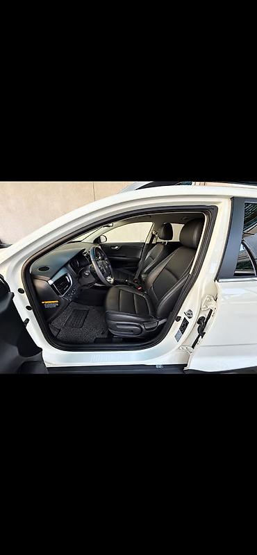 aion s: Kia Stonic: 2020 г., 1.4 л, Автомат, Бензин, Кроссовер — 9