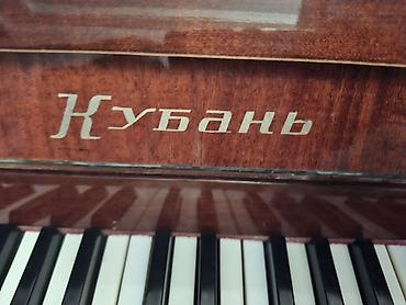 Kubanь upright pianino Daşınma alıcıya məxsusdur - Model: “Кубань”