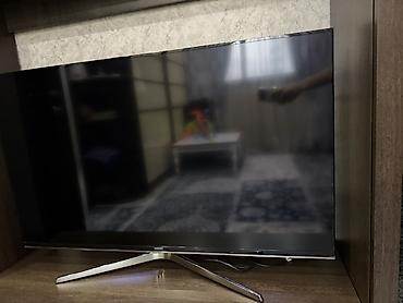 43: LED-телевизор Samsung, диагональ около 43–50". Оригинал Тонкие — 1