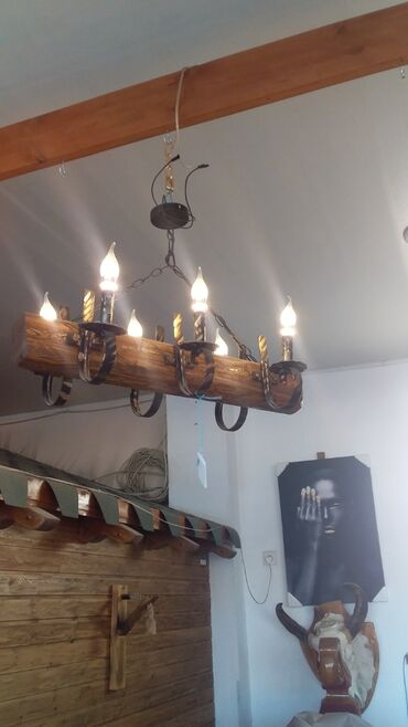 Bitkilər üçün dibçəklər: Çılçıraq, 6 lampa, Taxta
