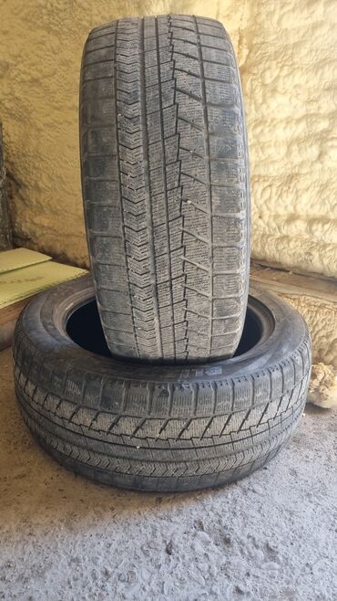 Шины: Шины 235 / 50 / R 18, Зима, Пара, Легковые, Япония, Bridgestone
