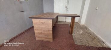 kompüter stol: Yeni, Müdir üçün, Dördbucaq masa