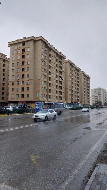 kiraye ev axtaranlar: Məmmədli, 3 otaqlı, Yeni tikili, m. Koroğlu, 85 kv. m