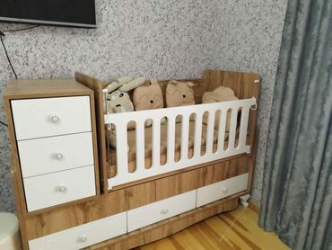Ütüləmə lövhələri: Oğlan və qız üçün, İşlənmiş, Dördbucaq, Beşik, Dəst ilə, Matras ilə, Yellənmə mexanizm ilə