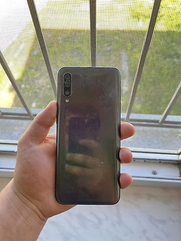 samsung a70 ekranı: Samsung Galaxy A50, 128 GB, rəng - Boz, İki sim kartlı — 1