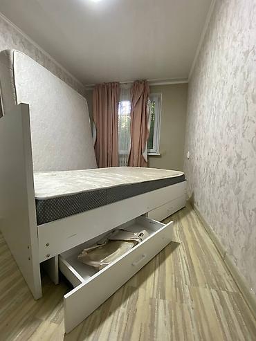 bunk bed: Полутороспальная кровать, Материал каркаса: ЛДСП, Б/у, длина - 200 см, Ширина: 140 см — 1