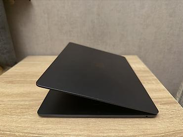 Apple MacBook: Təcili satılır. 
Ən son m5 15 inch Air — 1