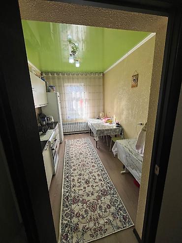 Продажа коттеджей и домов: Продаю дом 5 комнат, с ремонтом 100 кв. м, в центре г. Орловка. Уч — 10