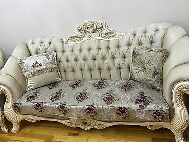 6000: Klassik üslubda 3 nəfərlik divan və 2 ədəd kreslo dəsti. 7 il once — 3