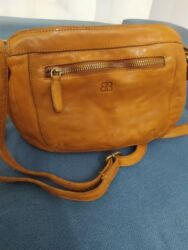 Классические сумки: Шикарная сумочка кроссбоди,отличная мягкая кожа, цвет коньякразмер at lalafo.kg — 24 Классические сумки: Шикарная сумочка кроссбоди,отличная мягкая кожа, цвет коньякразмер — 24