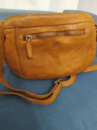 Классические сумки: Шикарная сумочка кроссбоди,отличная мягкая кожа, цвет коньякразмер at lalafo.kg — 9 Классические сумки: Шикарная сумочка кроссбоди,отличная мягкая кожа, цвет коньякразмер — 9