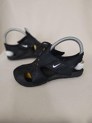 bermude prodaja: NIKE sandale za decaka br 31-Nike sandale za decaka u cnoj boji sa — 7