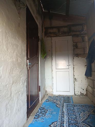 bir otaql: Həyətyanı sahəsi və kiçik yaşayış evi - Daş hasarla əhatələnmiş — 9