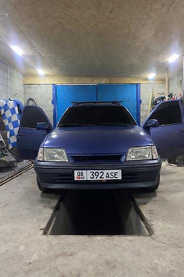 капот к7: Opel Kadett: 1989 г., Механика, Бензин, Универсал — 1