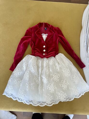 одежд: Детское платье, цвет - Красный, Б/у