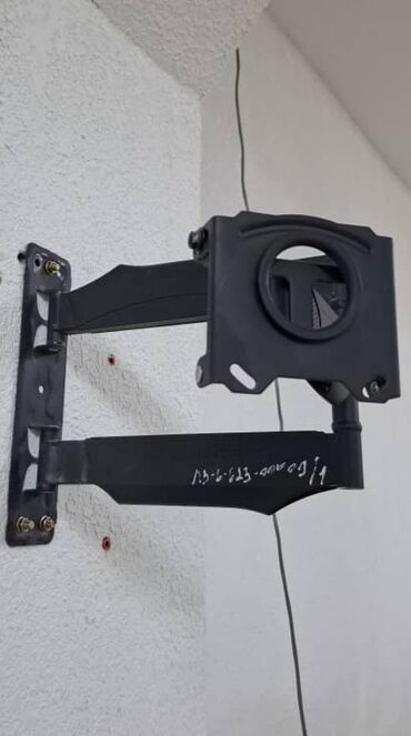 Установка телевизоров: Кронштейн для телевизора поворотно-наклонный от32до65дюймов ( продажа — 7